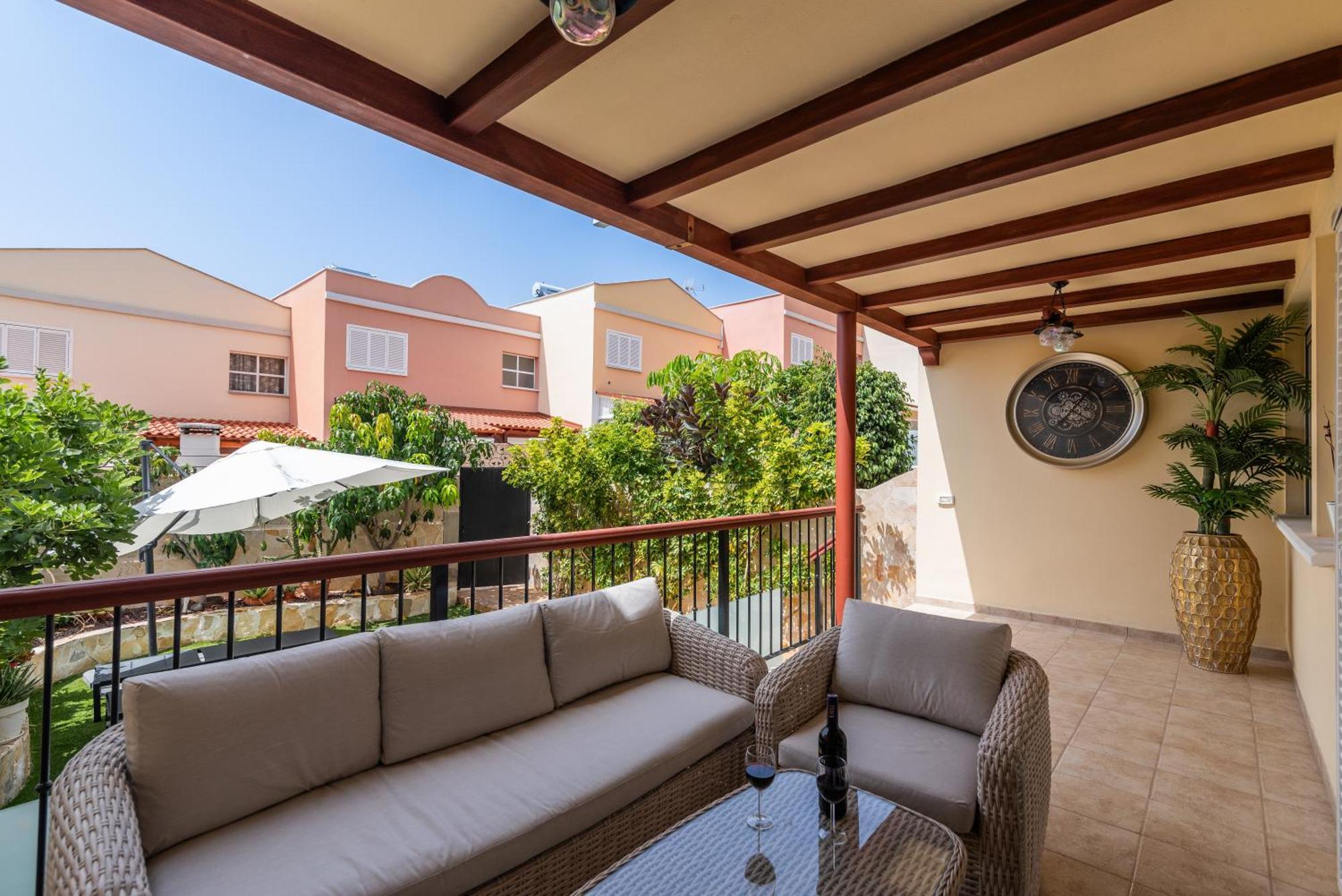 Comfortable 4-Bedroom Villa With Private Gardens Адехе Екстер'єр фото