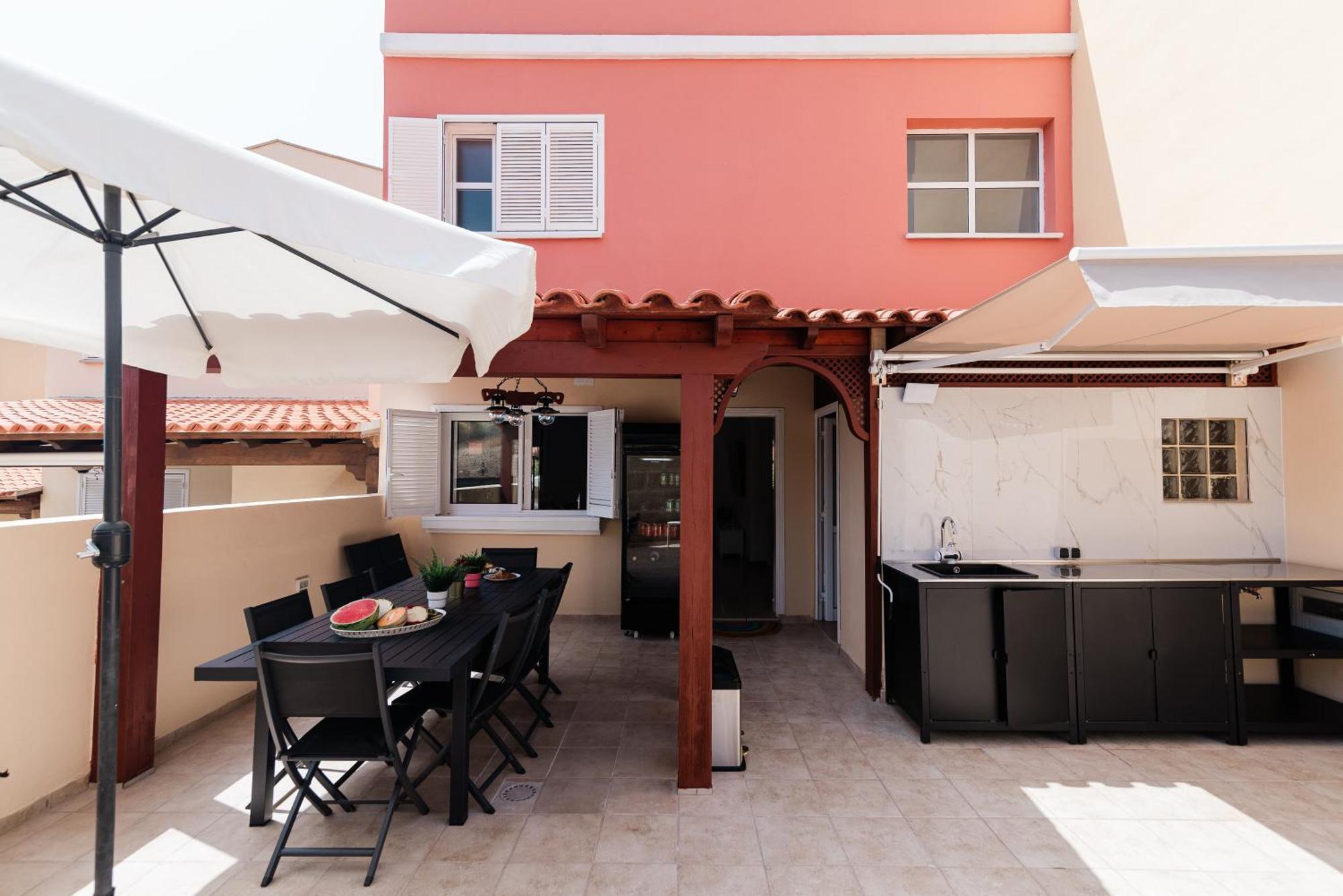Comfortable 4-Bedroom Villa With Private Gardens Адехе Екстер'єр фото